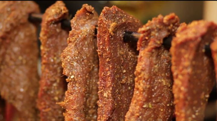 Những cách ăn thịt trâu gác bếp chuẩn vị.