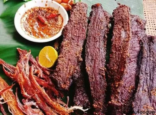 Mẹo chọn thịt trâu gác bếp chất lượng.