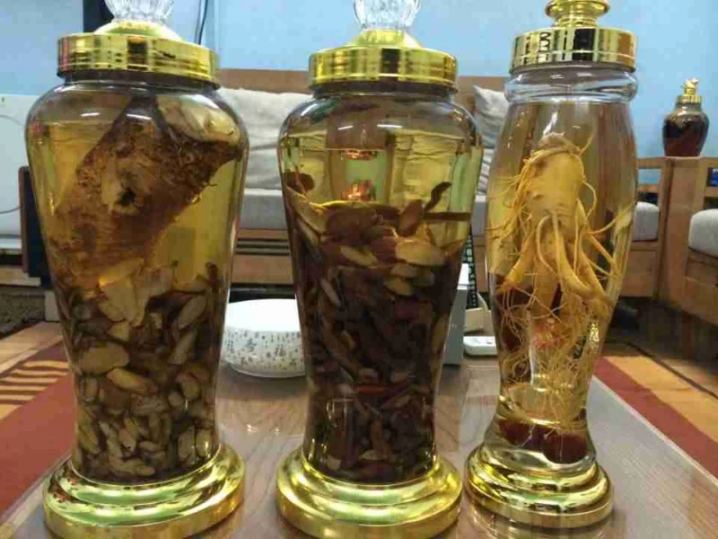 Rượu ngâm lâu năm – loại rượu an toàn, có hương vị thơm ngon đầy bổ dưỡng.