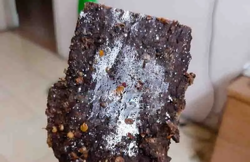 Thịt trâu gác bếp bị mốc có ăn được không?